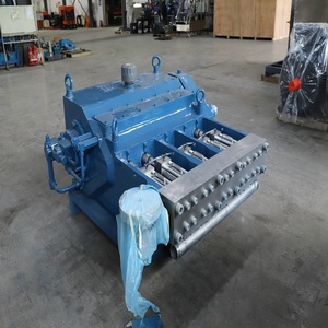 Pompe à piston <span class=keywords><strong>haute</strong></span> <span class=keywords><strong>pression</strong></span> / Produits chimiques et pétrochimiques / Échangeur de chaleur / Nettoyage de citerne / Industrie du sucre / Aluminium / Ciment / <span class=keywords><strong>Découpe</strong></span> à froid - Product Image 3