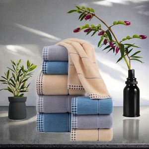Serviette de bain extra-épaisse en gros, 100% coton, super absorbante, séchage rapide, broderie luxueuse, pour hôtels, spas, maison - Product Image 3