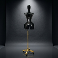 Mannequin ajustable grande taille pour silhouettes généreuses, buste et hanches larges, buste demi-corps en plastique pour présentation de vêtements en boutique