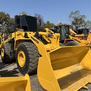 Chargeuse sur pneus d'occasion Komatsu WA380 à bon prix - Product Image 1