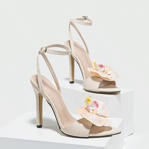 Sandalias de Tacón Alto con Punta en Pico y Flores 3D para Mujer - Elegantes Zapatos de Tacón Alto Color Albaricoque para Fiesta - Product Image 6