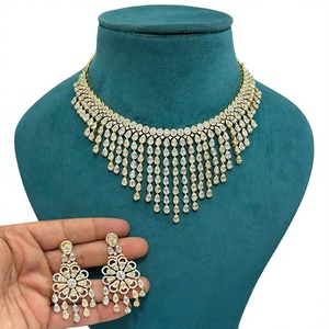 Parure Collier et Boucles d'Oreilles en Zircon Tendance de Haute Qualité, Scintillante, Idéale pour Fiançailles, Mariage, Fête, Cadeau pour Femmes et Filles, en Laiton - Product Image 1