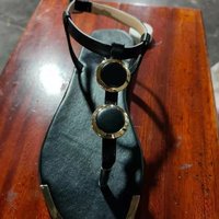 Vente en gros d'usine, nouvelles sandales plates pour femmes en été 2025, ornées de perles, décontractées, pointure 40-43, bout pointu, plage, grande taille