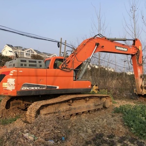 รถขุด Doosan Dx 300 สีเดิมจากโรงงาน คุณภาพดี ชั่วโมงการใช้งานต่ำสุด ขาย - Product Image 1