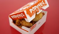 Boîte d'emballage en papier jetable personnalisée pour poisson et frites Boîte de poulet frit emballée pour fast-food à emporter