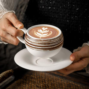 Mug à café en céramique vintage, style italien givré, pour Cabo Latte, au design raffiné, luxe léger et esthétique haut de gamme - Product Image 3