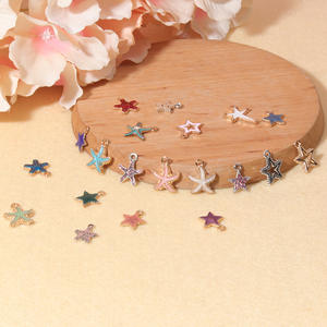 Colgantes Clásicos de Aleación con Forma de Estrella y Circonitas Bañados en Oro para Niños, Ideales para Accesorios de Joyería DIY - Eventos de Boda y Fiesta - Product Image 3