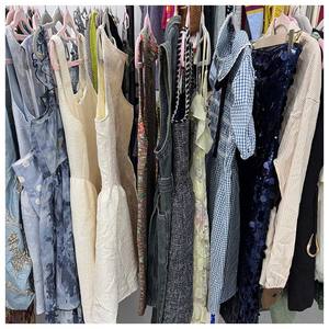 Fardos de Ropa de Verano para Mujer al por Mayor de Tienda de Moda en Línea Asiática, Ropa de Marca Usada, Fardos de Ropa de Alta Calidad - Product Image 4