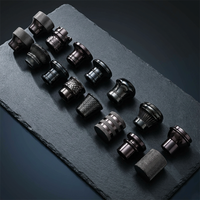 Service de personnalisation sur mesure de bouchons de flacons de parfum en acier inoxydable usinés CNC, bouchons de parfum de luxe pour flacons