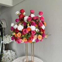 Arrangement de boules de fleurs pour mariage Centre de table Boules de roses blanches et de fleurs vertes Décoration de centre de table pour mariage