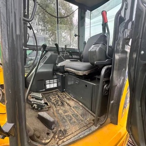 Mini-excavatrice KOMATSU PC55MR d'occasion, 90% neuve, peinture d'origine, à vendre - Product Image 3