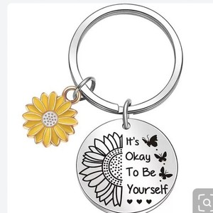 Ensemble cadeau de luxe personnalisé en acier inoxydable pour le bain et le corps, emballage en boîte cadeau avec étiquette privée, comprenant gel douche, lotion et gommage. - Product Image 6