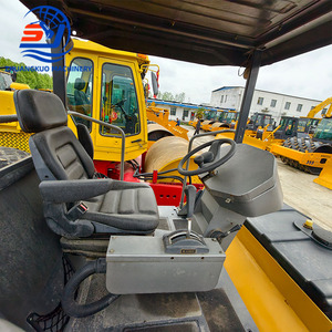 Rodillo compactador vibratorio de un solo tambor XE81E de 8 toneladas usado, con motor Cummins de 74.9kW, para compactación de asfalto en la construcción de carreteras. - Product Image 4