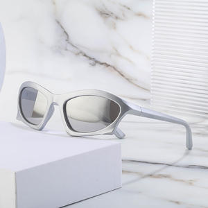 Gafas de Sol de Estilo Punk con Marco Pequeño, Unisex, Protección UV400, Material de PC, Clase 2, Color Rojo Té, LS-20916 - Product Image 4