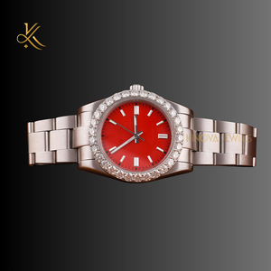 Reloj de diamantes Moissanite atrevido y elegante para hombres que ofrece materiales de calidad superior y diseño elegante para el uso diario - Product Image 1