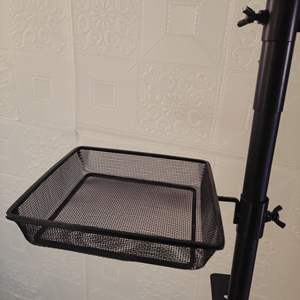 Comedero para pájaros moderno de metal, rectangular, pequeño, duradero, para patio exterior, modelo TJ 041 - Product Image 1