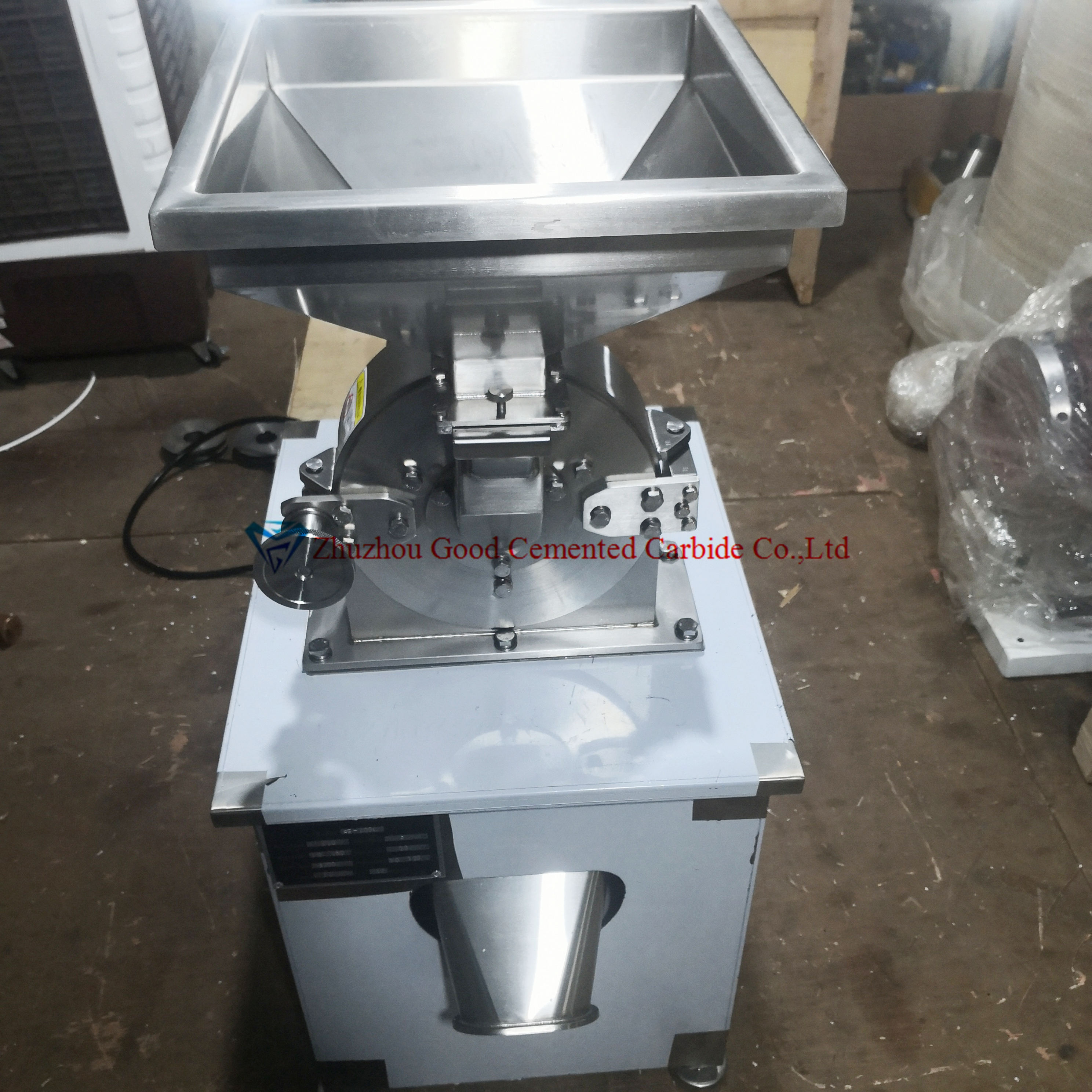 Маленькая мельница для муки, зерношлифовальная машина для кукурузы, кукурузы, мельница для пшеницы