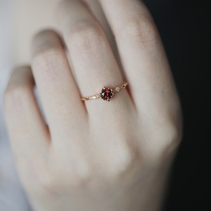 Anello di Lusso Leggero in Rame con Topazio Blu Naturale di Londra e Granato <span class=keywords><strong>Rosso</strong></span> <span class=keywords><strong>Vino</strong></span> della Serie Rose Coast - Product Image 3