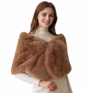 Châle de mariage élégant en fausse fourrure de renard pour femme, écharpe chaude et moelleuse pour l'hiver, idéal pour les fêtes et le Nouvel An - Product Image 2