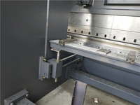 Ligne de production automatique, machine de fabrication de poteau de lumière de frein de presse robuste avec robot