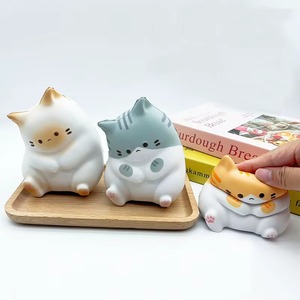 Jouet Squishy en Mousse PU Chaton Mignon, Poupée Animale de Simulation à Rebond Lent pour Soulager le Stress, Jouet Anti-Stress pour Tous les Âges - Product Image 1