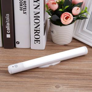 Luz LED Inalámbrica con Sensor de Movimiento Inteligente, Funciona con Batería, Magnética, Giratoria, Luz Nocturna de Inducción para Interiores, para Armarios y Gabinetes - Product Image 5