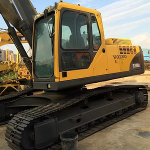 Pelleteuse d'occasion VOLVO EC240BLC avec poids en service de 24 tonnes Les composants principaux comprennent le moteur, la boîte de vitesses, la pompe à engrenages et le roulement PLC - Product Image 1