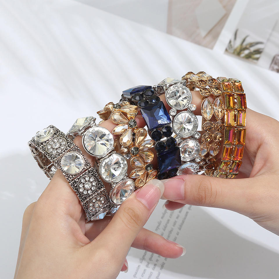 Ready To Ship New Exaggerated Thick Bracelet Fashion Glass Stone Bracelet Delicate Crystal Square Zircon Bracelet For Women