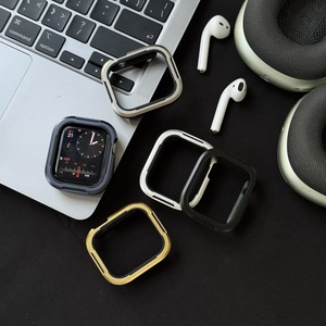 Bracelet de montre à boucle magnétique en TPU et alliage d'aluminium pour Apple Watch S11, style mécanique - Product Image 3