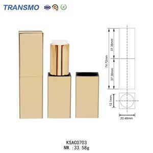 Conteneur de baume à lèvres liquide de luxe avec logo personnalisé, tubes en plastique dorés pour votre marque personnalisée - Product Image 2
