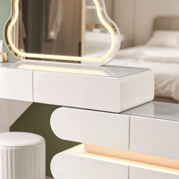 Coiffeuse moderne blanche de luxe en bois massif personnalisable et durable avec miroir LED éclairé, meuble de rangement et tabouret