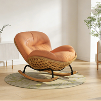 Fauteuil à bascule en rotin tressé moderne et minimaliste pour balcon extérieur et salon