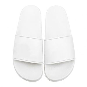 Sandales et claquettes unisexes en PVC noir uni pour hommes, avec impression personnalisée de logo et motif - Product Image 1