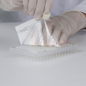 Film d'étanchéité PCR haute réactivité et non perméable pour plaques PCR à 96 puits, polypropylène vierge transparent 146x81mm - Product Image 4