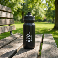 Bouteille d'eau sport en plastique souple de 610 ml, sans BPA, anti-fuite, pour le cyclisme, la gym, vente en gros directe d'usine, promotion exceptionnelle