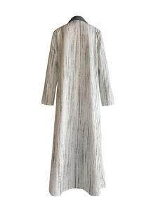 Conjunto de Abaya Modesto en Color Marfil y Gris, Cuello Blazer, Manga Larga, Transpirable, 100% Poliéster, Corte Holgado, ODM, Ropa Islámica Contemporánea - Product Image 4