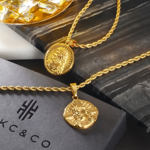 Pendentif pièce de monnaie Croix de Saint Christophe en acier inoxydable plaqué or 18 carats, Collier religieux vintage avec crucifix pour homme et femme - Product Image 2