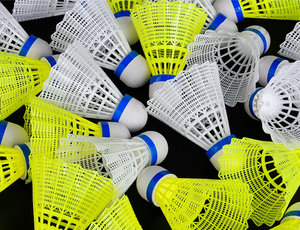 Suministro de fábrica Bola de plumas <span class=keywords><strong>a</strong></span> prueba de viento Entrenamiento de aprendizaje al aire libre Bádminton Nylon - Product Image 5