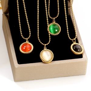 Collares de Moda al por Mayor de Acero Inoxidable Chapado en Oro de 18k con Colgante Ovalado de Ojo de Gato Colorido y Diseño Retorcido para Mujer - Product Image 1