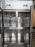 Réfrigérateur vertical pour l'hôtellerie commerciale, réfrigérateur à quatre portes, congélateur à quatre portes, refroidisseur en acier inoxydable, prix à Hyderabad