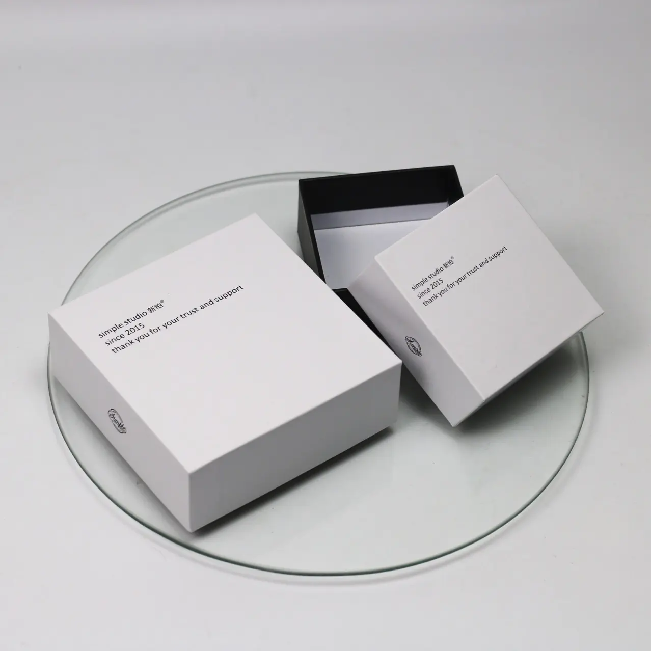사용자 정의 로고 하이 퀄리티 뚜껑과 바닥 단단한 종이 포장 반지 상자 보석에 대 한 거품과 상단 및 기본 선물 상자