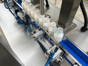 Máquina Tapadora Automática de Polvo y Líquido (30g, 50g, 100g) para Especias, Jarabes y Pigmentos con Motor de Engranajes, PLC y Rodamientos, Capacidad de 2000 bph, Modelo de Fábrica - Product Image 4