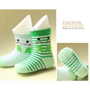 Modelo de pie de plástico para exhibición de calcetines de bebé blancos, accesorios para exhibiciones de calzado infantil, tamaño oficial, primavera 2023 - Product Image 3