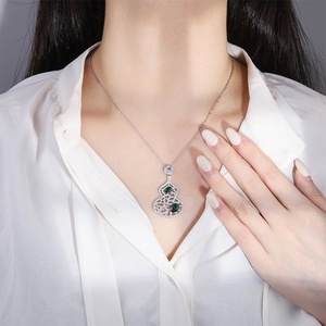 Delicado Collar con Colgante de Calabaza Grande Minimalista de Cobre Ecológico con Zirconia de 6*8-4*6mm para Mujer, Ideal para Uso Diario - Product Image 6