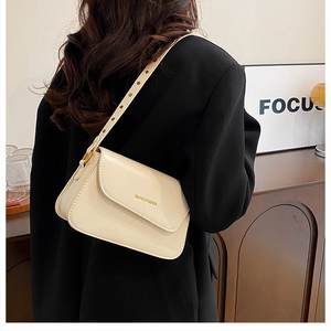 Venta caliente Simple Retro Textura Pequeño Bolso Mujer Bolsos De Lujo Nuevo Solo Hombro Crossbody Pequeño Bolso Cuadrado - Product Image 2