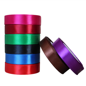 Ruban de Satin Violet de 0.8 Pouces 2CM X Continu 25 Yards, Utilisation pour Bouquet d'Arcs, Emballage Cadeau, Arrangement Floral, Décoration de Mariage - Product Image 2