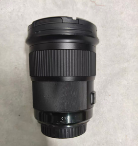 Objectif <span class=keywords><strong>Sigma</strong></span> 35mm f/1.4 Art EF d'occasion — Légende du portrait, grande ouverture f/1.4 avec bokeh crémeux, excellent état ! - Product Image 5