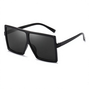 Lunettes de soleil carrées à monture en plastique pour femmes, style rétro, protection UV, usage quotidien - Product Image 1