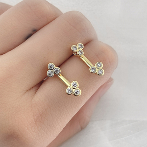 Aretes Minimalistas con Circonita Cúbica y Baño de Oro de 18k para Mujer, Precio al por Mayor - Product Image 1