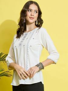 Top étnico estampado cuello redondo - Product Image 3